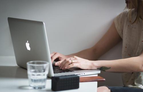 Nagy látogatottságú weboldalak stabilitása és gyorsasága